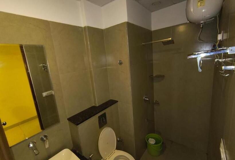 חדר דלוקס, Fabhotel Shiv Rachna