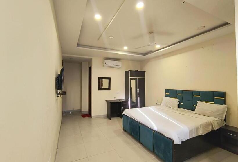سوییت اجرایی, Fabhotel Shiv Rachna
