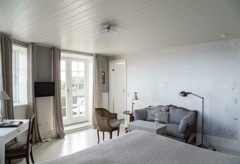 جناح مطلّ علي البحر, Stammershalle Bade