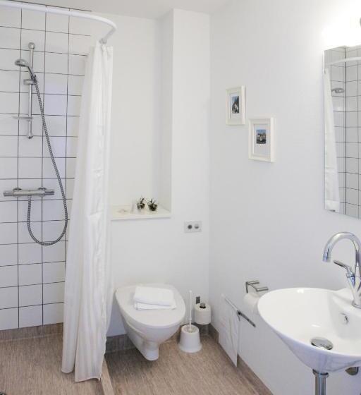 غرفة قياسية مطلّة علي البحر, Stammershalle Bade