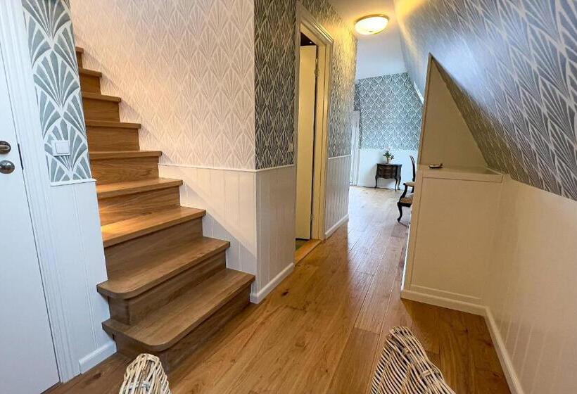 جناح سوبيريور مطل علي البحر, Stammershalle Bade