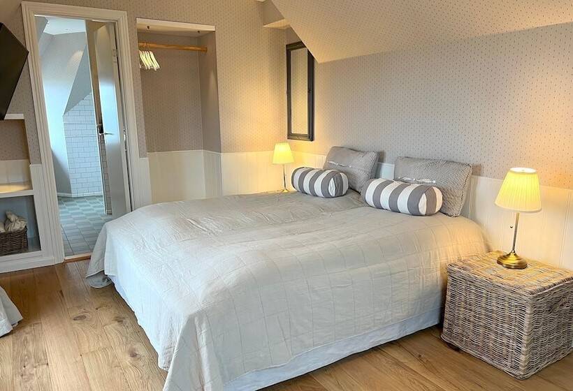 جناح مطلّ علي البحر, Stammershalle Bade