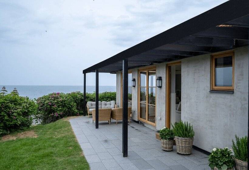 جناح مطلّ علي البحر, Stammershalle Bade