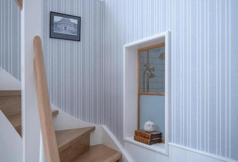 جناح ديلوكس مطل على البحر, Stammershalle Bade