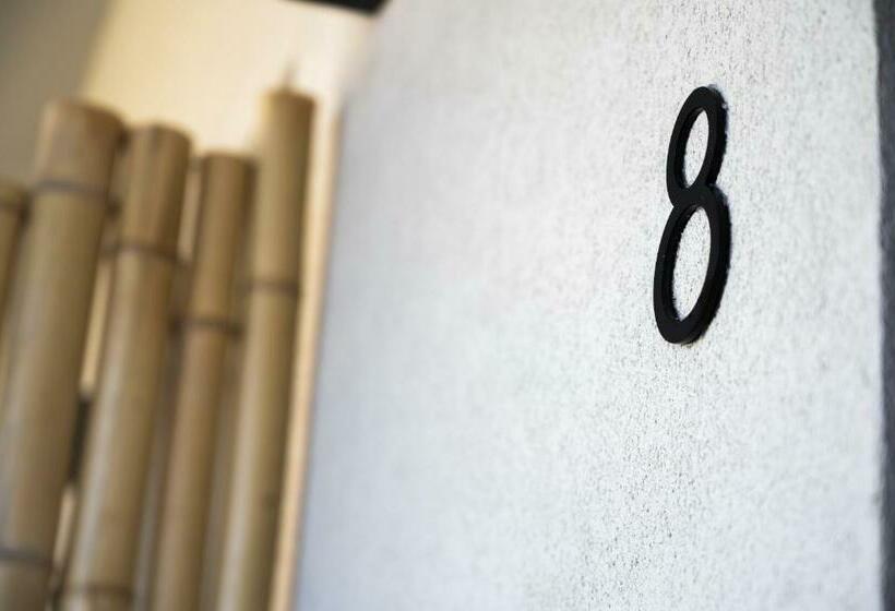 海景套房, Theros Suites