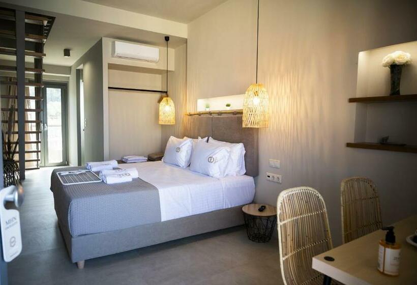 Люкс Вид на Море, Theros Suites