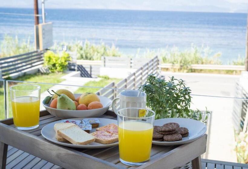 带大床的套房, Theros Suites