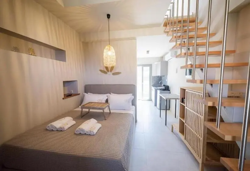 Sviitti Allasnäkymä, Theros Suites