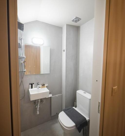 山景套房, Theros Suites