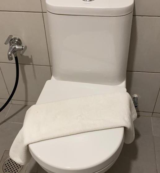 اتاق لوکس سه تخته, Cafe & Capital O 90756 Cara Hulu