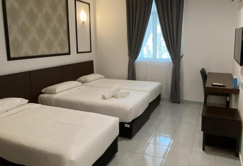 اتاق لوکس سه تخته, Cafe & Capital O 90756 Cara Hulu