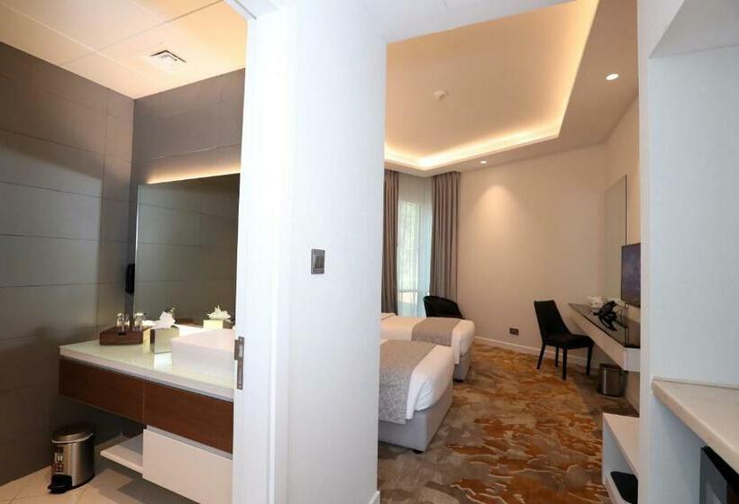 اتاق لوکس, Estay