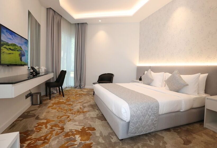 اتاق لوکس, Estay