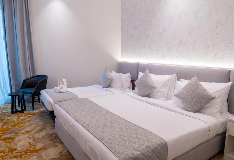 اتاق لوکس, Estay