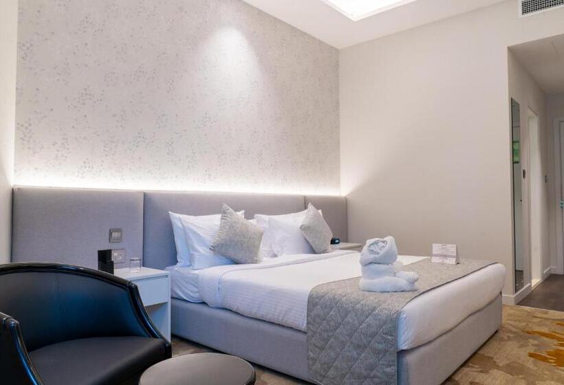 اتاق لوکس, Estay