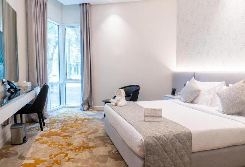 اتاق لوکس, Estay