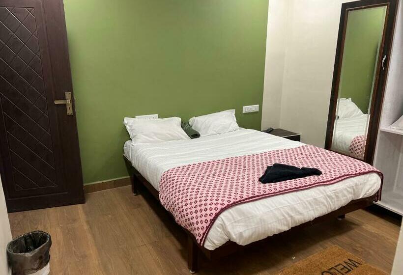 Quarto Economy, David Residency