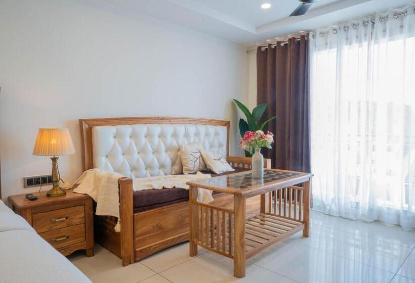 סוויטה עם מרפסת, Perfectstayz Mokshada Suites
