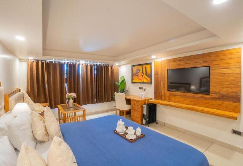 جناح جونيور مزوَّد بشرفة, Perfectstayz Mokshada Suites