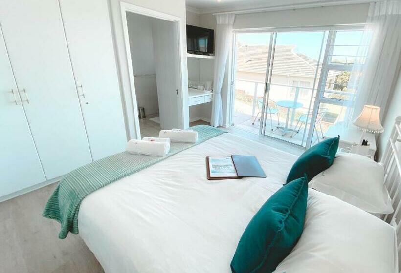 オーシャンビュースタンダードルームバルコニー付き, Thanda Vista