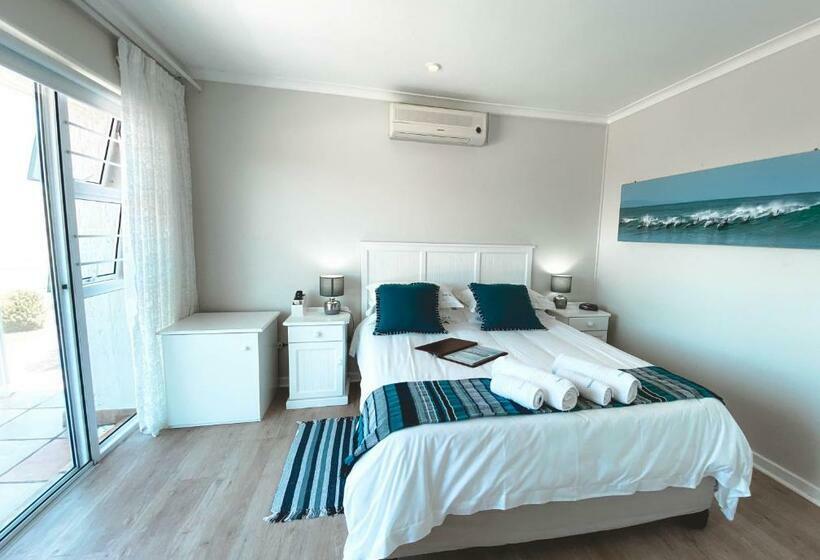 オーシャンビュースタンダードルームバルコニー付き, Thanda Vista