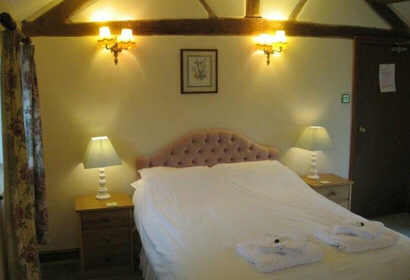 带2个卧室的公寓, The Red Lion