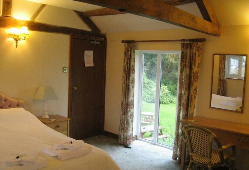 带2个卧室的公寓, The Red Lion