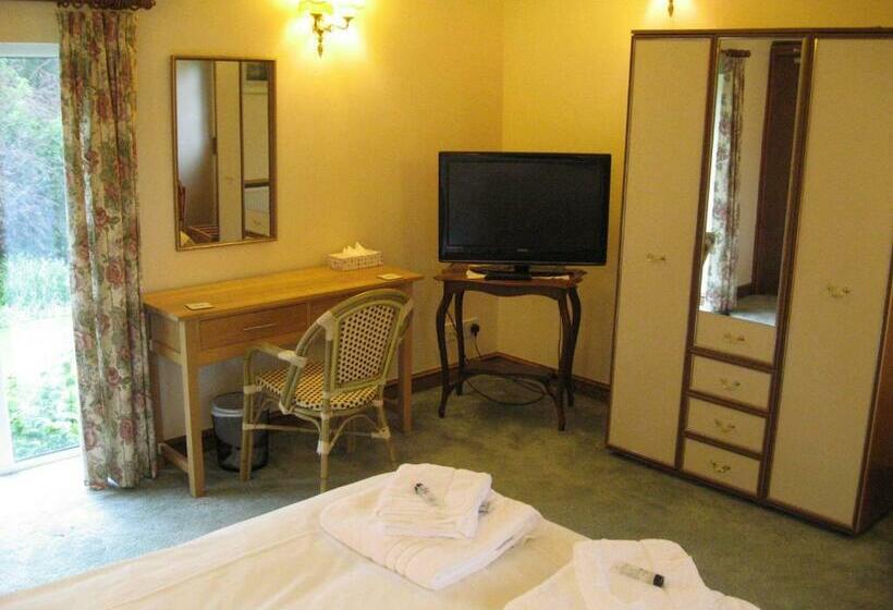 带2个卧室的公寓, The Red Lion