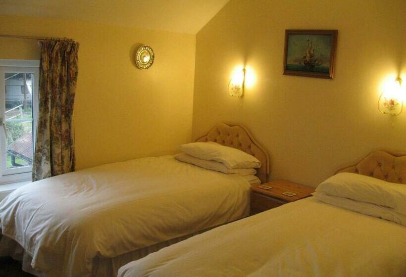 带2个卧室的公寓, The Red Lion