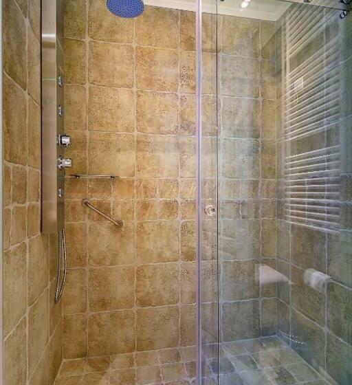 חדר דלוקס, Antique