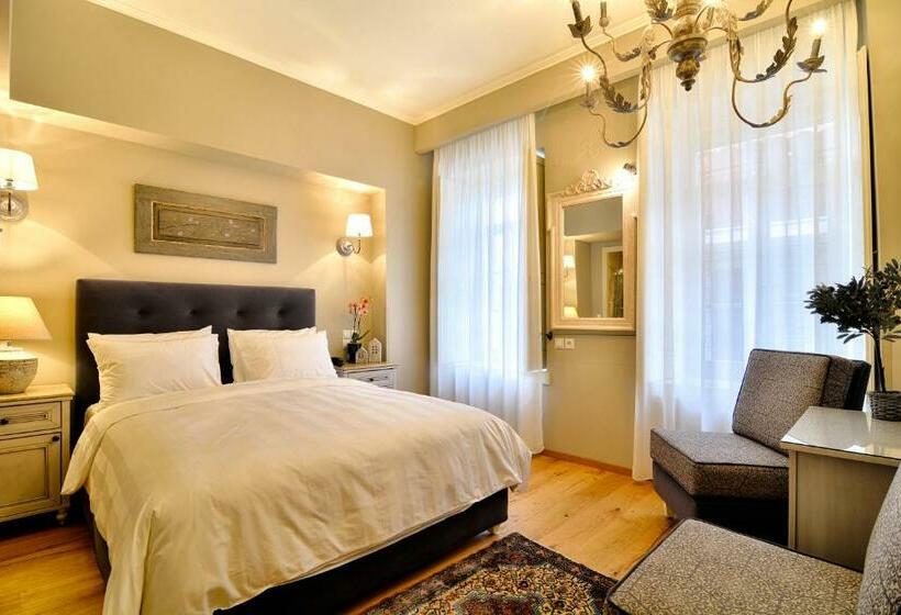 חדר דלוקס, Antique