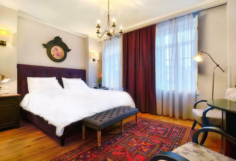 חדר דלוקס, Antique