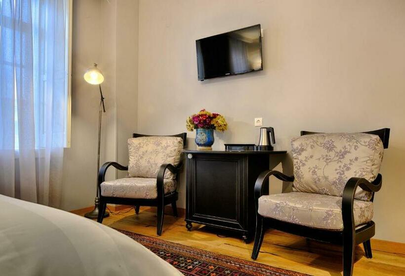 חדר דלוקס, Antique