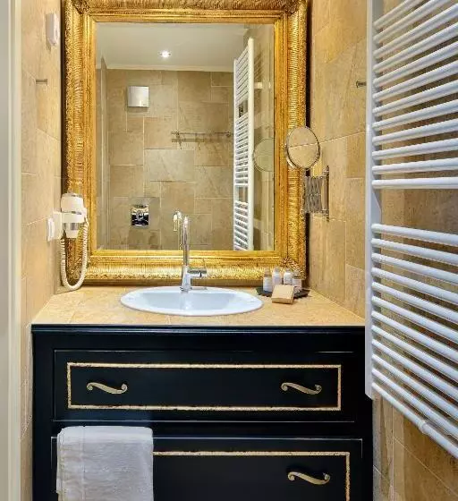 Suite, Antique