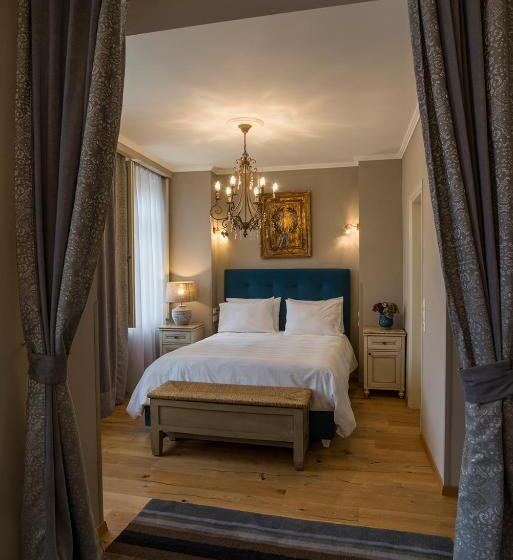 סוויטה, Antique