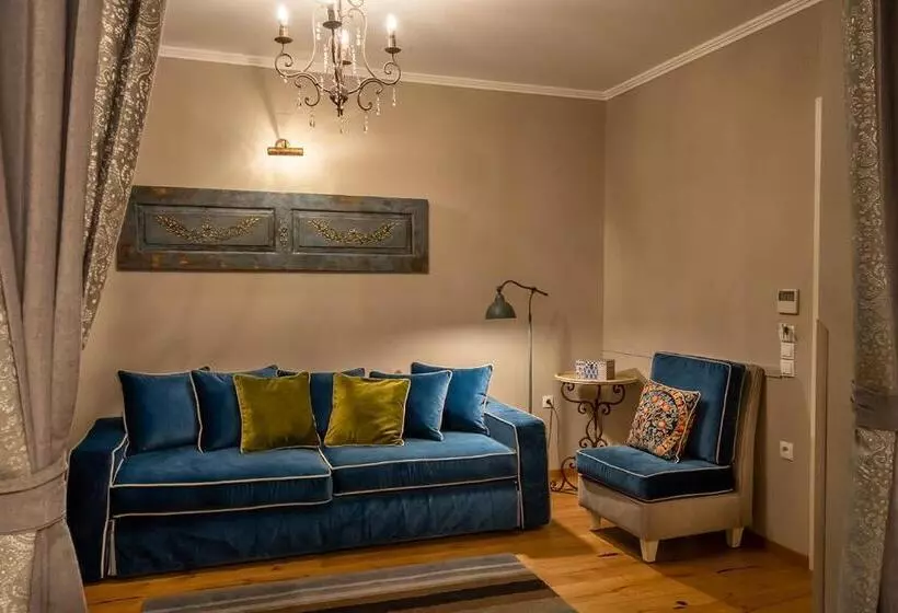 Suite, Antique