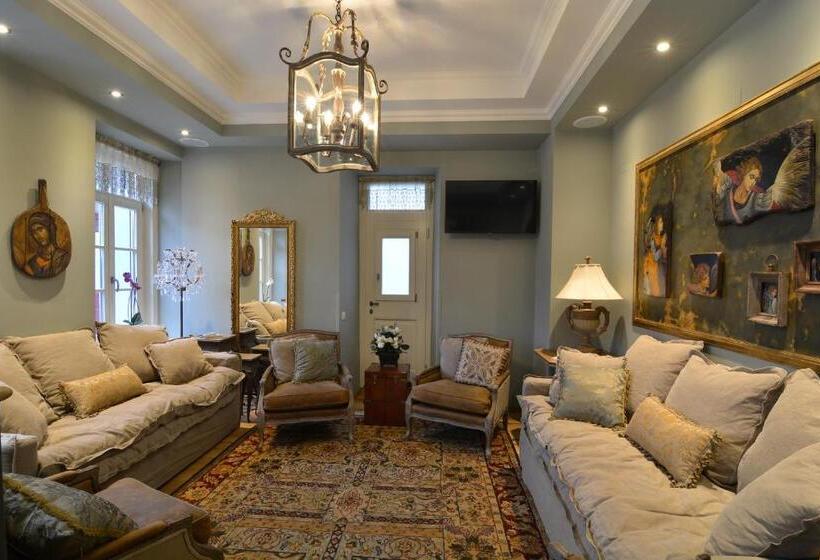 חדר דופלקס, Antique