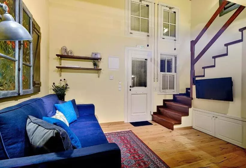 Chambre Duplex, Antique
