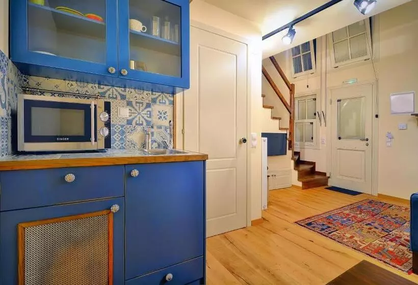 Chambre Duplex, Antique