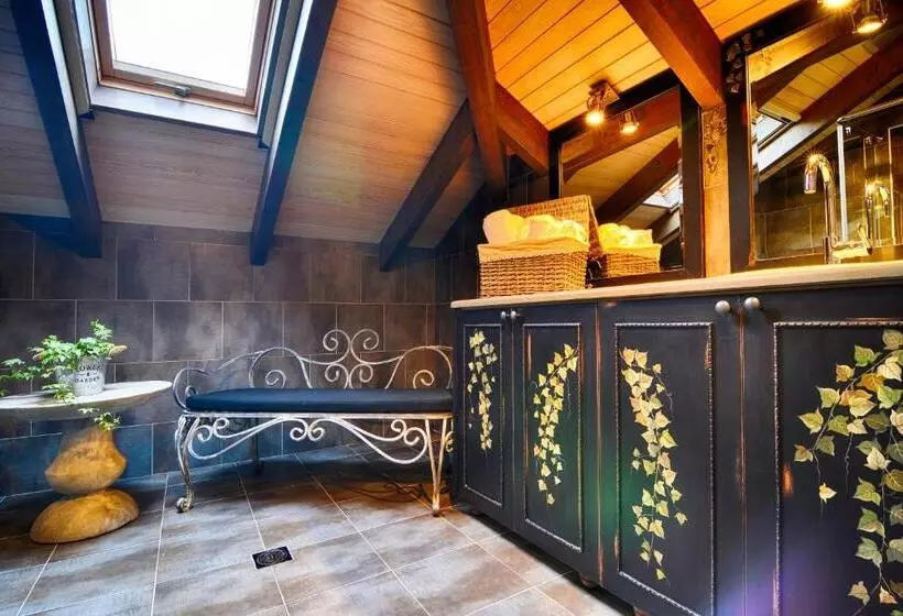 Chambre Deluxe, Antique