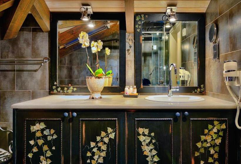 חדר דלוקס, Antique