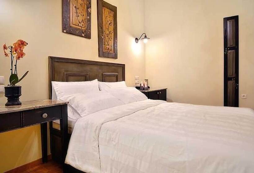 חדר דלוקס, Antique