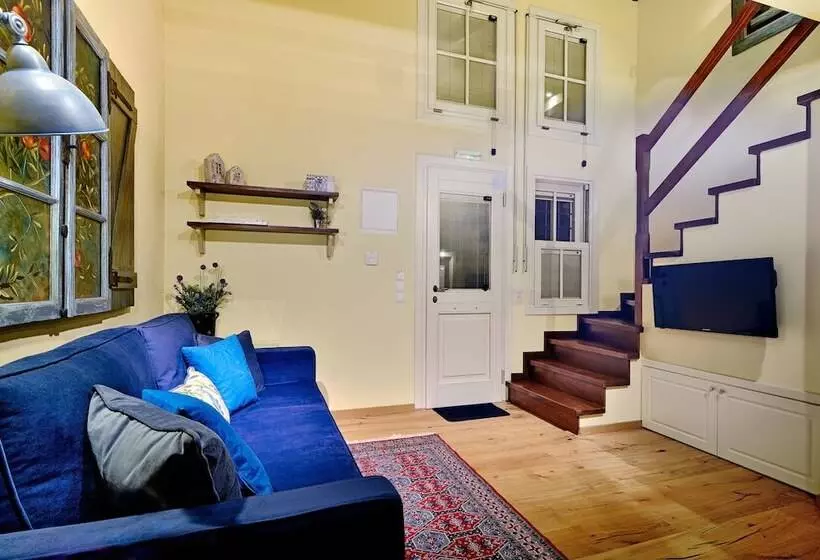 Chambre Duplex, Antique