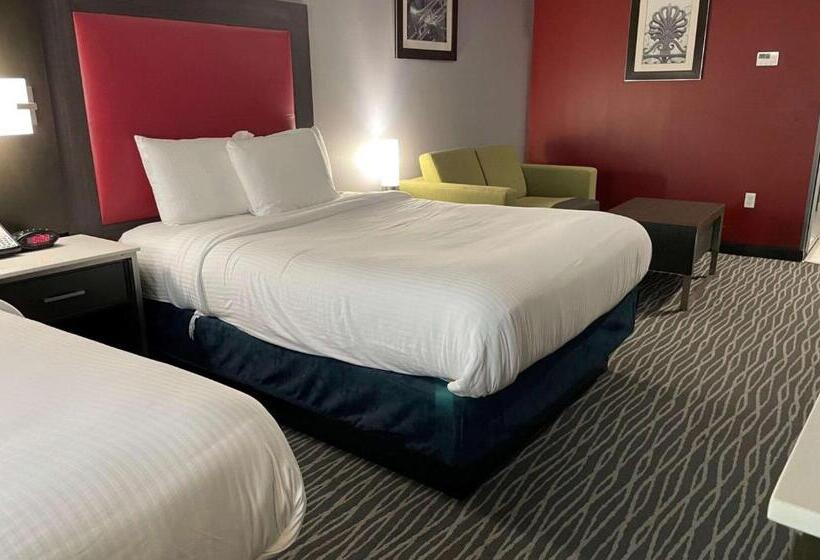 سوییت, Del Mar Airport Inn & Suites