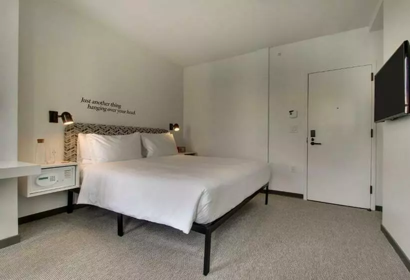 Standard Room King Size Bed