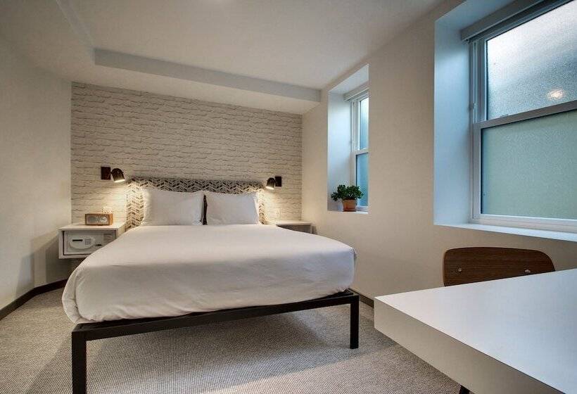 标准间带双人床, Hive