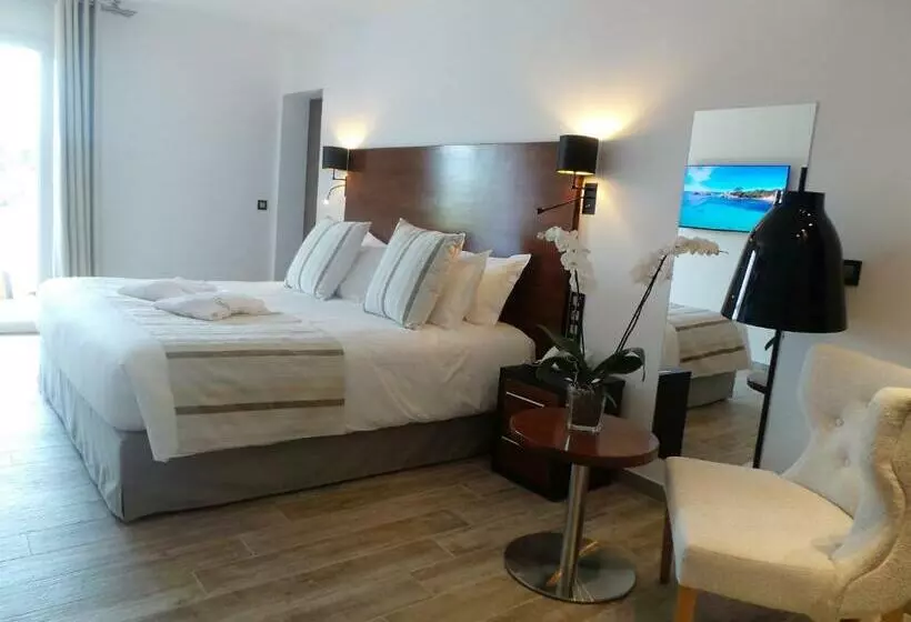 キングサイズベッドのスイートルーム, Isulella Hotel & Restaurant