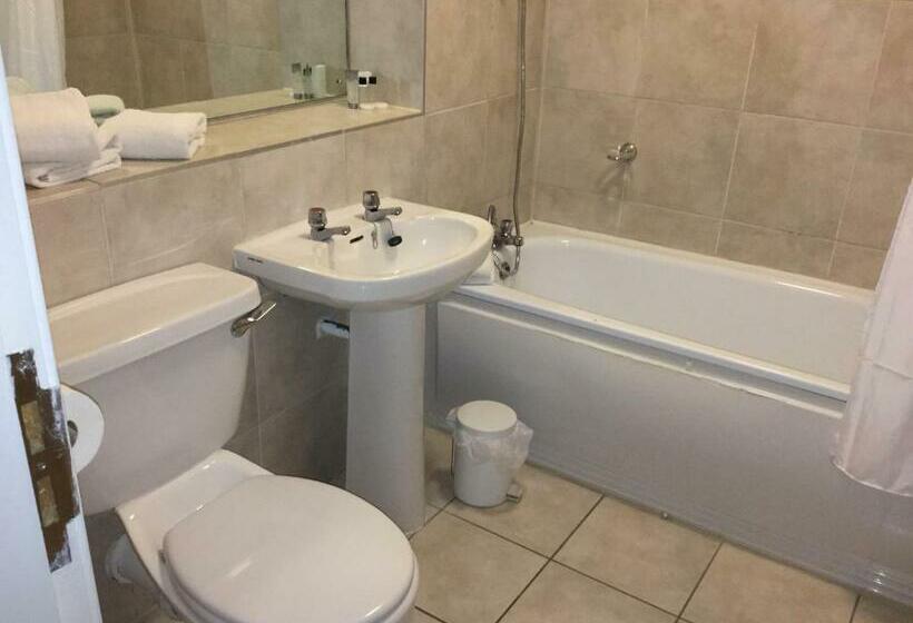 Семейный Номер, Kilmorey Arms