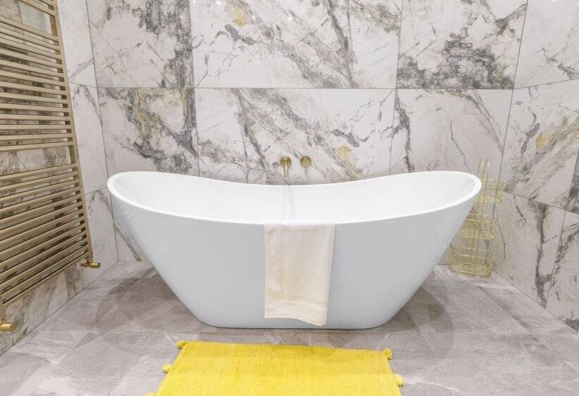 Номер Стандарт, Kilmorey Arms