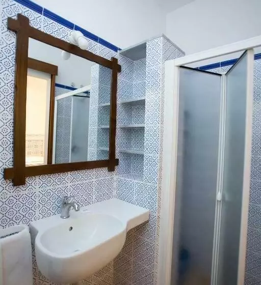 استودیوی استاندارد, Miramare Residence